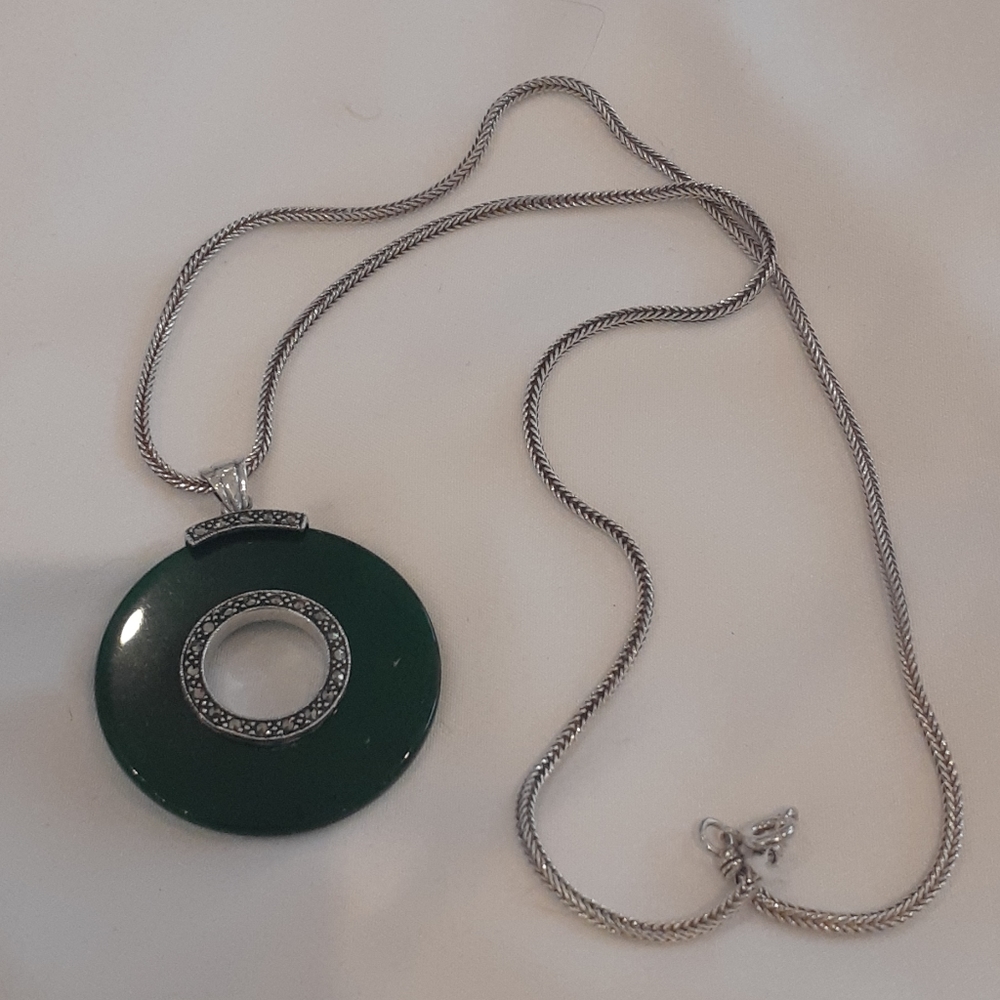 925 beautiful marcasite on green oendant